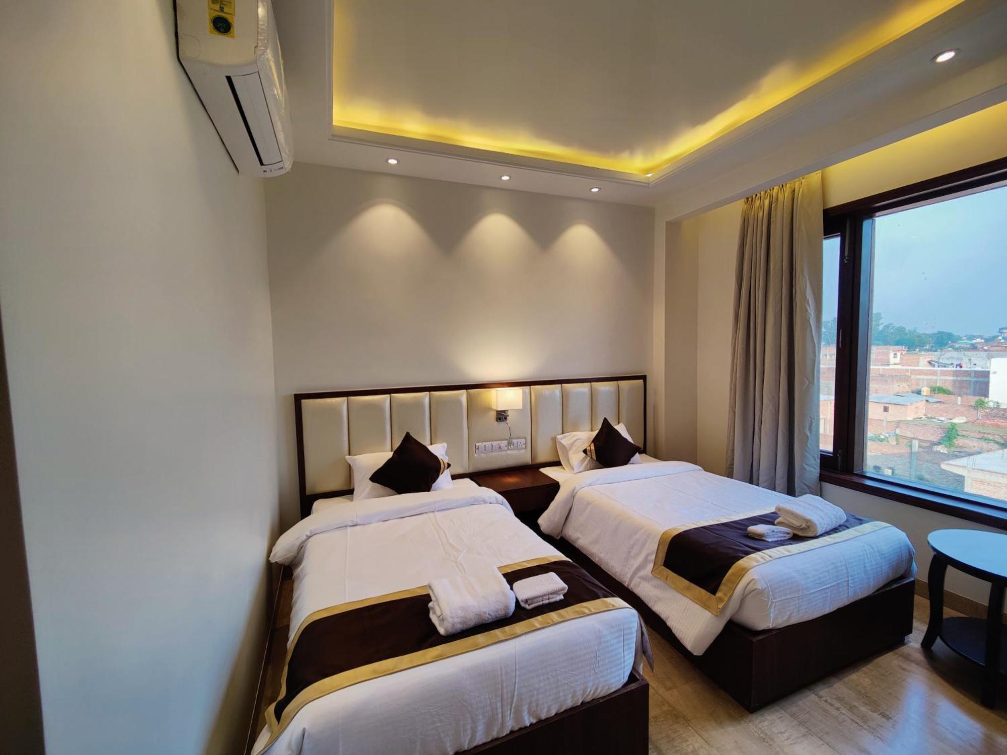 MDS Royal Resort Tulsipur Exterior foto